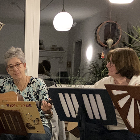 Gitarrenunterricht mit Senior:innen